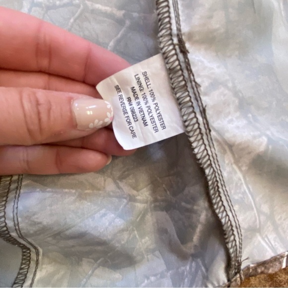 Magellan Outdoors Hunt Gear Women’s Medium Green Brown Woods - Picture 12 of 12